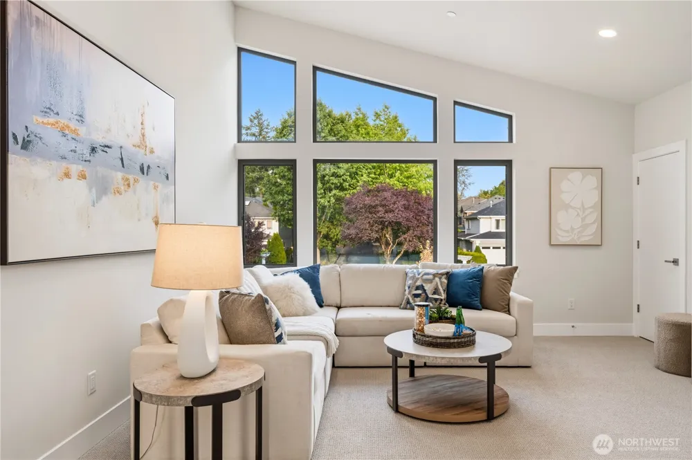 10209 125th Avenue NE Kirkland, WA 98033