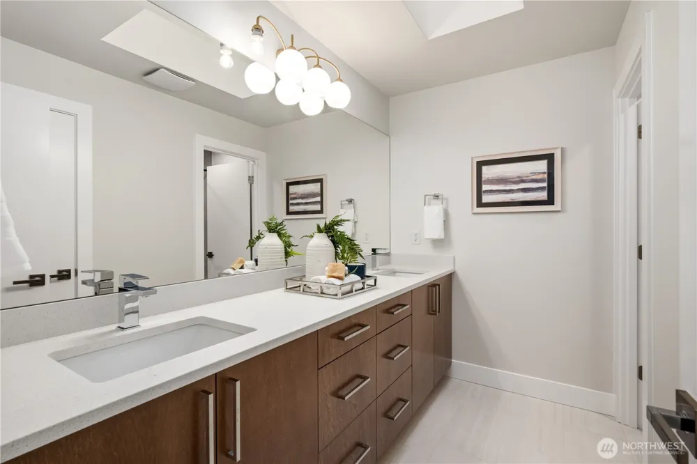 10209 125th Avenue NE Kirkland, WA 98033