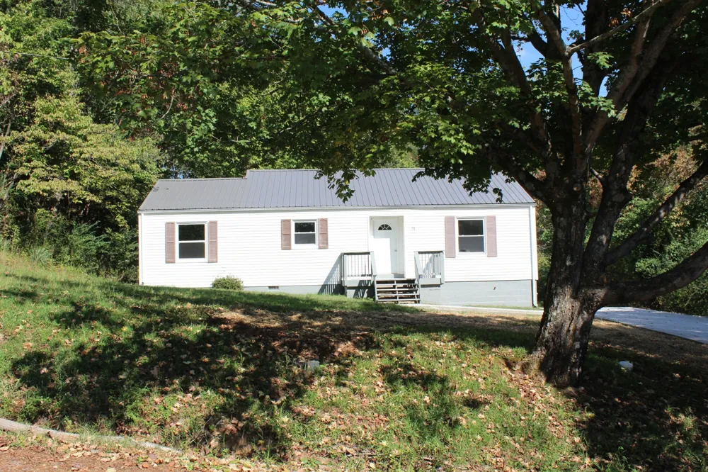 78 College St Erin, TN 37061