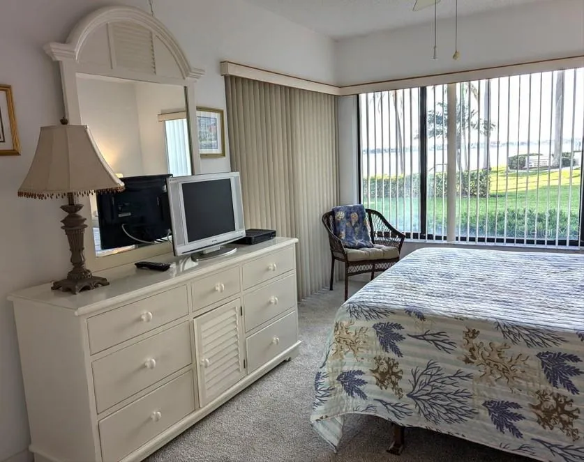 6287 BAHIA DEL MAR CIRCLE #113 St Petersburg, FL 33715