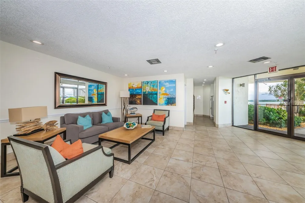 6287 BAHIA DEL MAR CIRCLE #113 St Petersburg, FL 33715