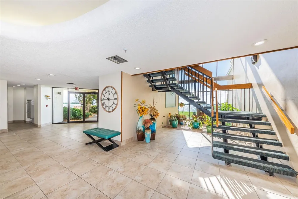 6287 BAHIA DEL MAR CIRCLE #113 St Petersburg, FL 33715