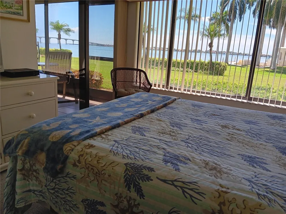 6287 BAHIA DEL MAR CIRCLE #113 St Petersburg, FL 33715