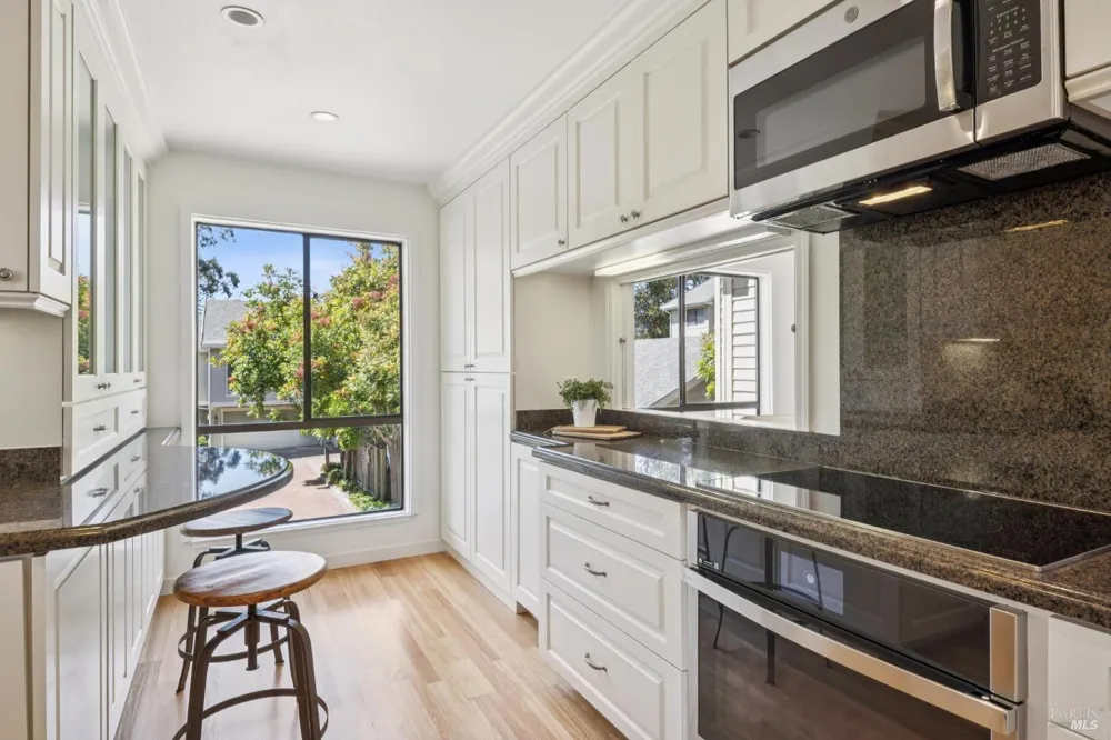 94 Eucalyptus Knoll Street ##94 Mill Valley, CA 94941