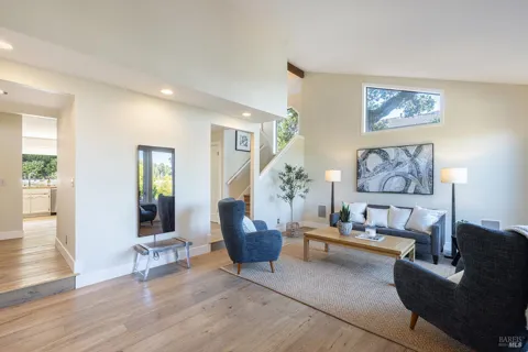 1018 Oakmont Court