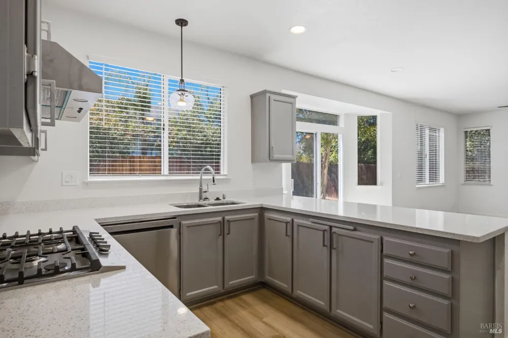 740 Shannon Drive Vacaville, CA 95688
