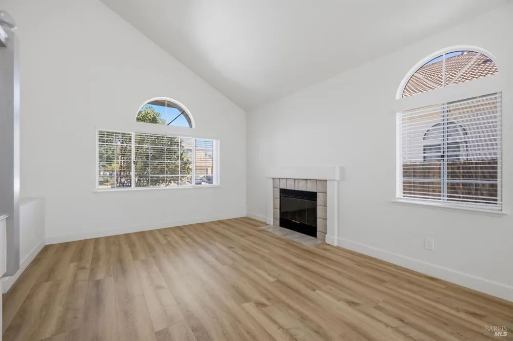 740 Shannon Drive Vacaville, CA 95688