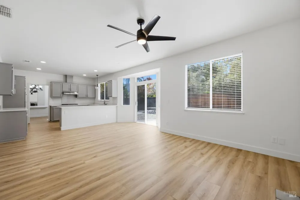 740 Shannon Drive Vacaville, CA 95688