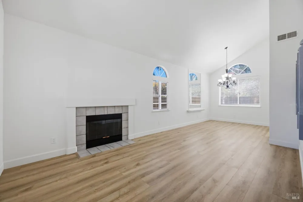 740 Shannon Drive Vacaville, CA 95688
