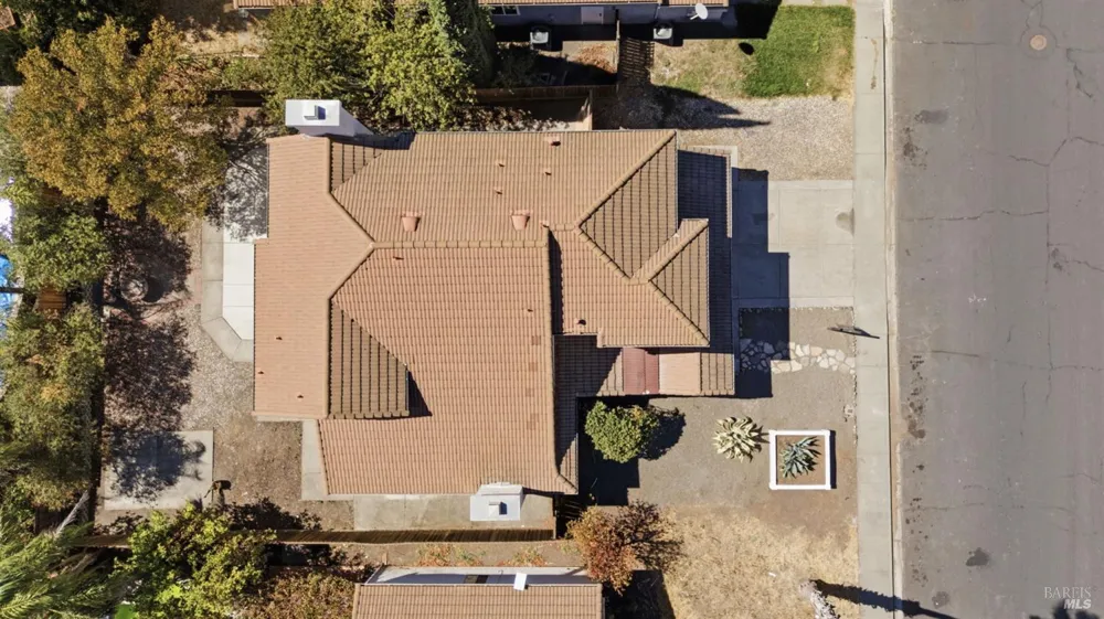 740 Shannon Drive Vacaville, CA 95688