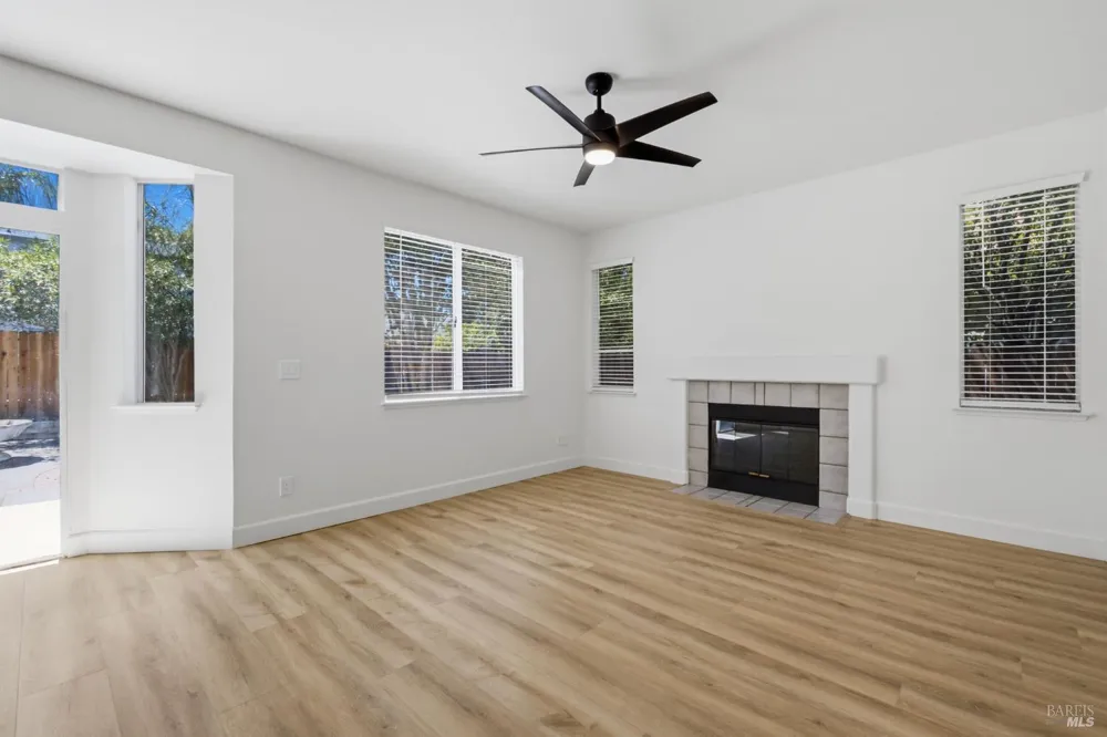740 Shannon Drive Vacaville, CA 95688