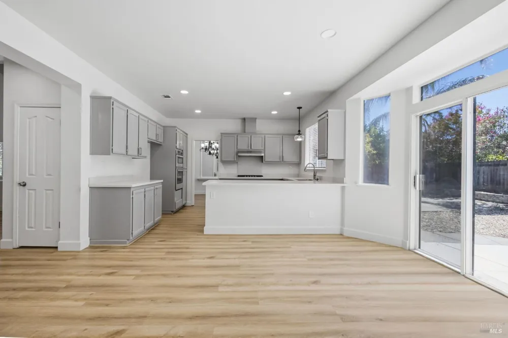 740 Shannon Drive Vacaville, CA 95688