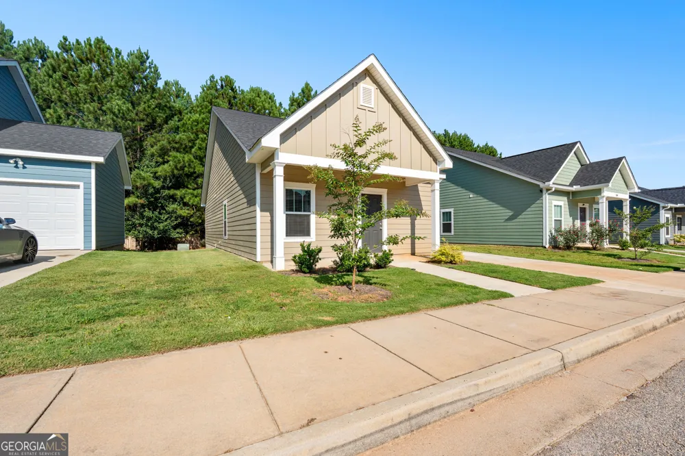 107 Lenox CIR LaGrange, GA 30241