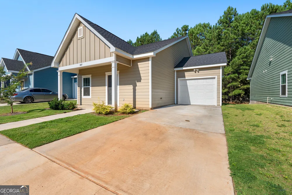 107 Lenox CIR LaGrange, GA 30241