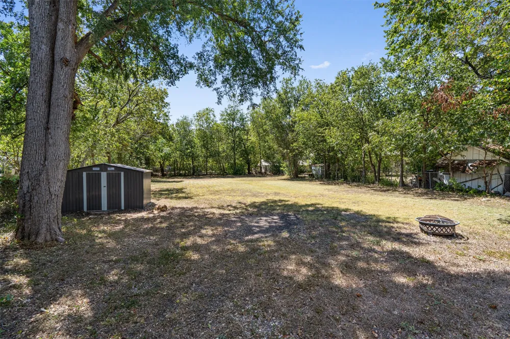 1121 Lexington Street Taylor, TX 76574