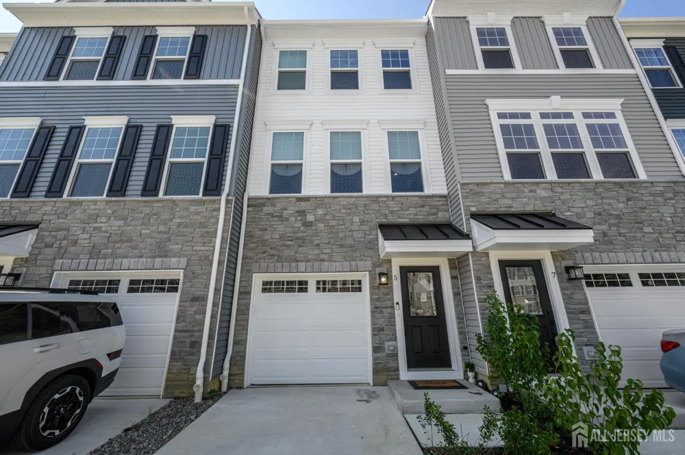 5 Pelham Lane Bayville, NJ 08721