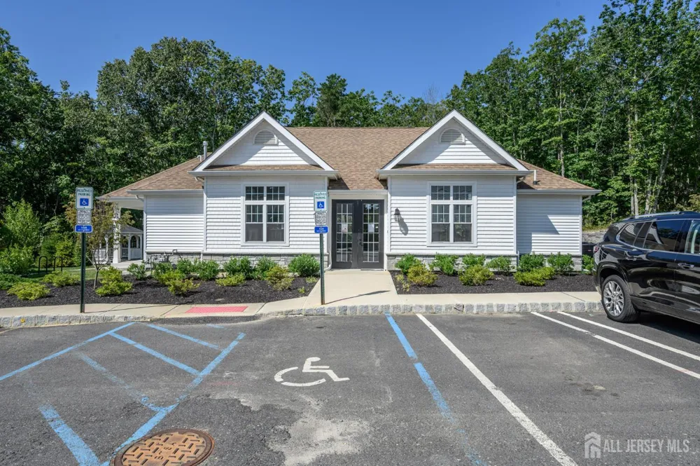 5 Pelham Lane Bayville, NJ 08721