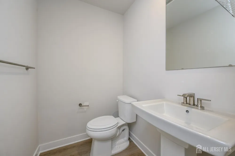 5 Pelham Lane Bayville, NJ 08721