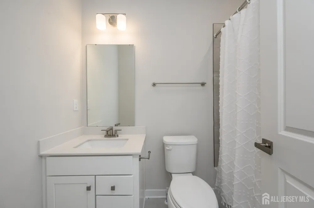 5 Pelham Lane Bayville, NJ 08721
