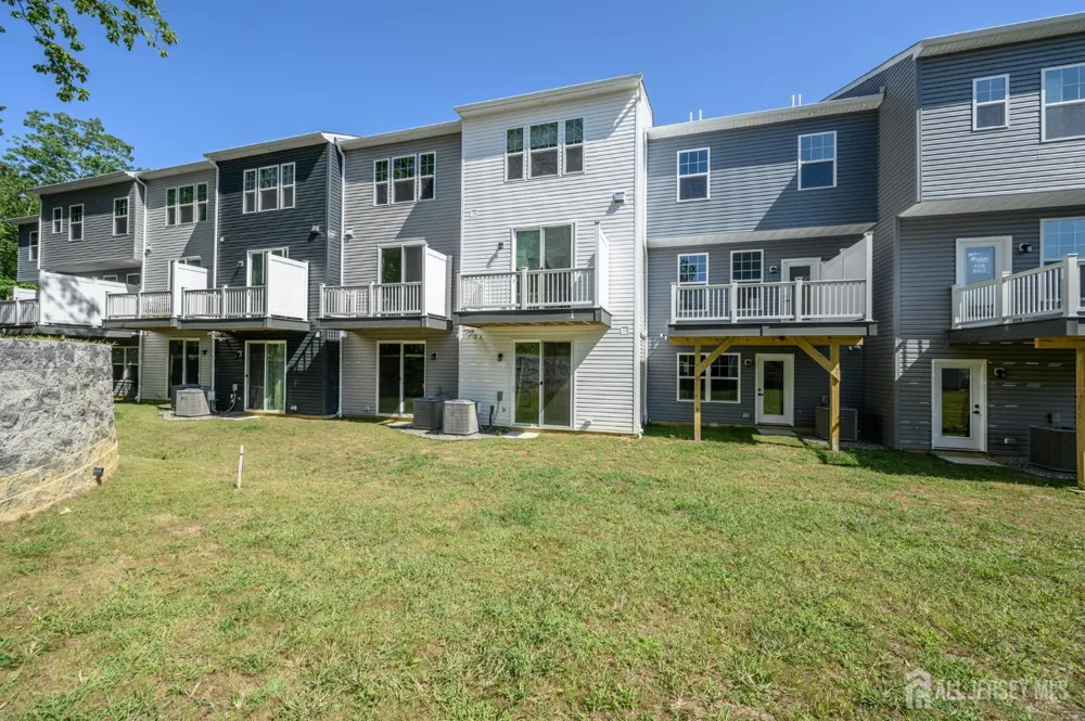 5 Pelham Lane Bayville, NJ 08721