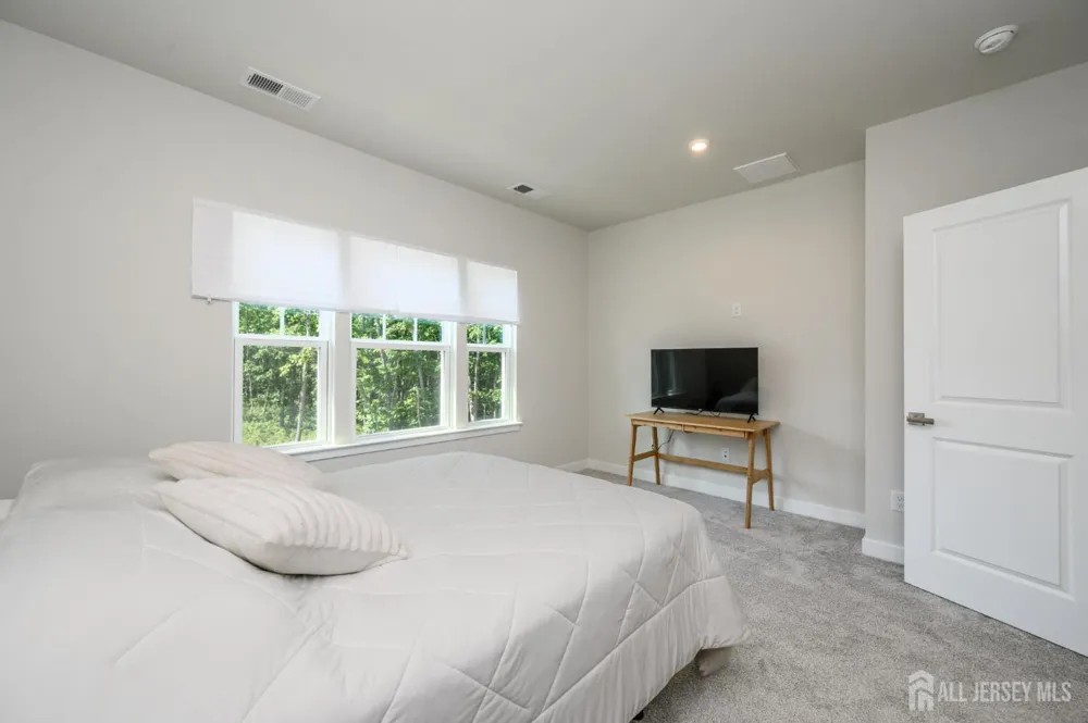5 Pelham Lane Bayville, NJ 08721