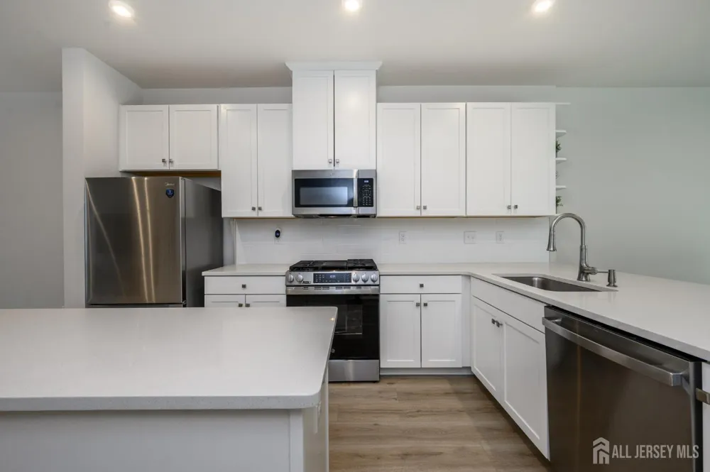 5 Pelham Lane Bayville, NJ 08721