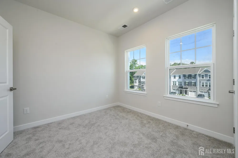 5 Pelham Lane Bayville, NJ 08721