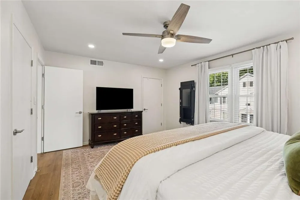 136 NW Peachtree Memorial Drive NW #VA 1 Atlanta, GA 30309