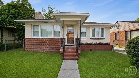 916 Carver Street