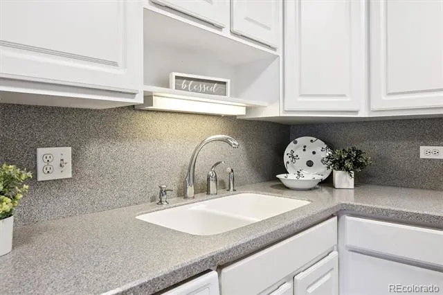 605 S Alton Way #12B Denver, CO 80247