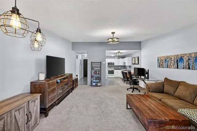 3184 S Heather Gardens Way #408 Aurora, CO 80014