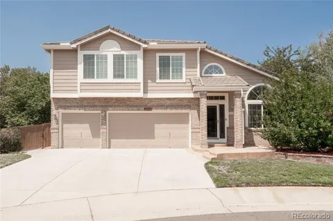 10011 Oak Leaf Way