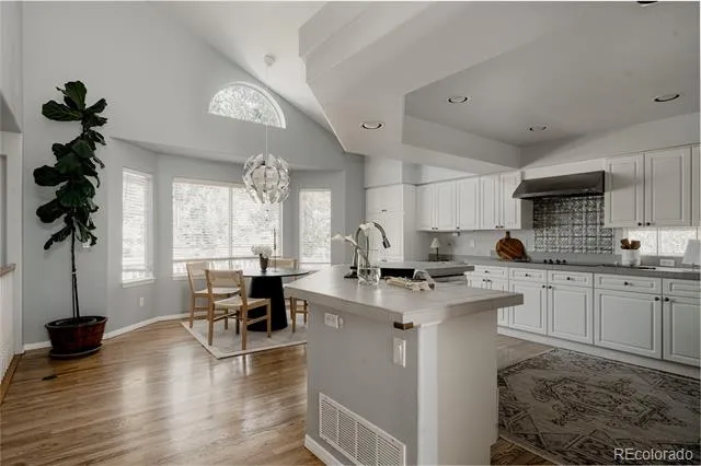 10011 Oak Leaf Way Littleton, CO 80129