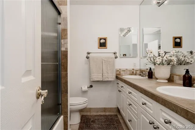 10011 Oak Leaf Way Littleton, CO 80129