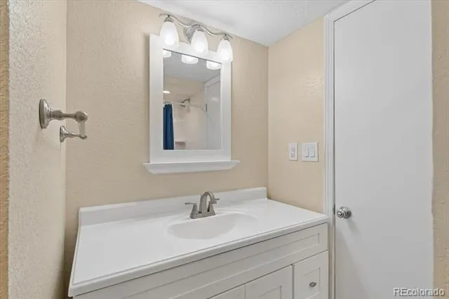 1477 S Brentwood Street Lakewood, CO 80232