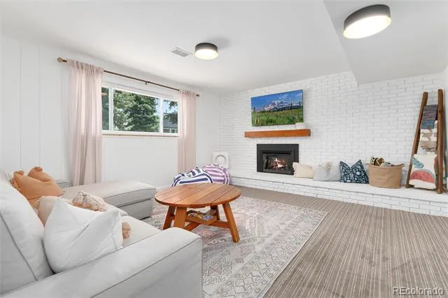 7175 S Penrose Court Centennial, CO 80122