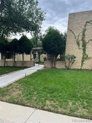 5882 E Ithaca Place #204 Denver, CO 80237