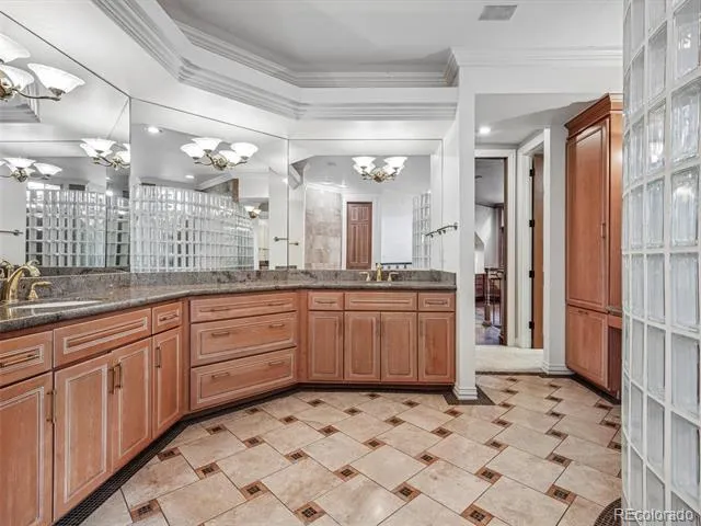 5701 S Aspen Court Greenwood Village, CO 80121