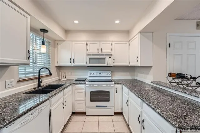 9202 W Ontario Drive Littleton, CO 80128