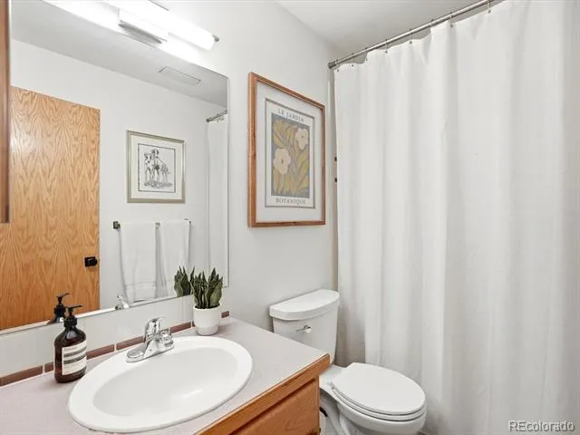 5931 Silver Thorn Run Littleton, CO 80125