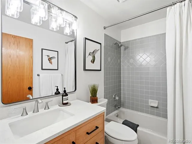 5931 Silver Thorn Run Littleton, CO 80125