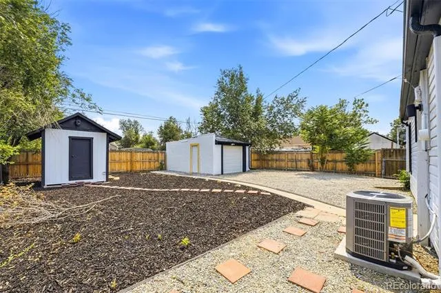 1716 Nome Street Aurora, CO 80010