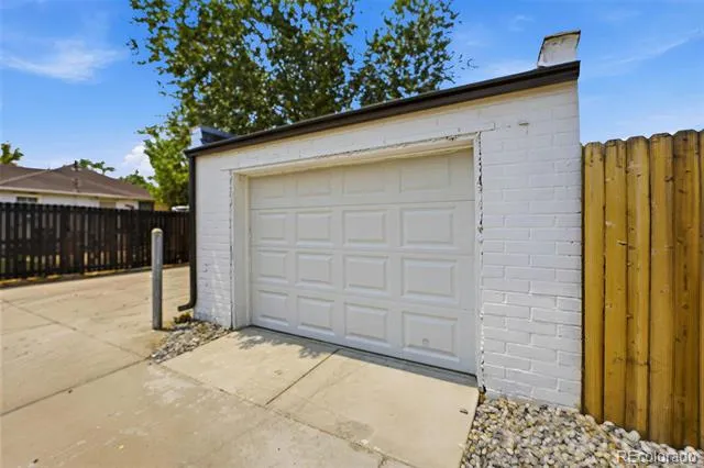 1716 Nome Street Aurora, CO 80010