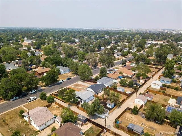 1716 Nome Street Aurora, CO 80010