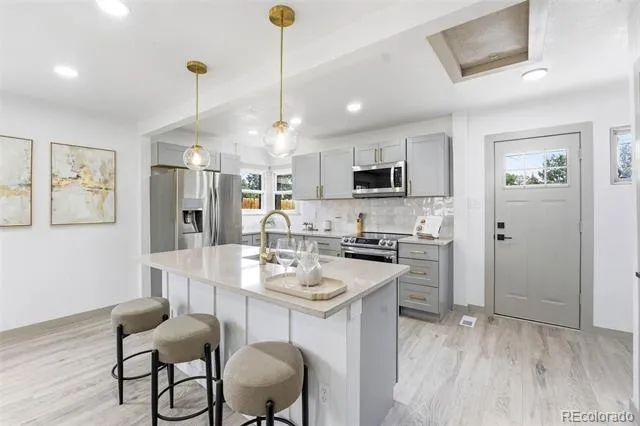 1716 Nome Street Aurora, CO 80010