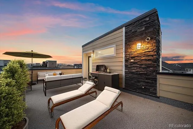 15795 E Broncos Place Englewood, CO 80112