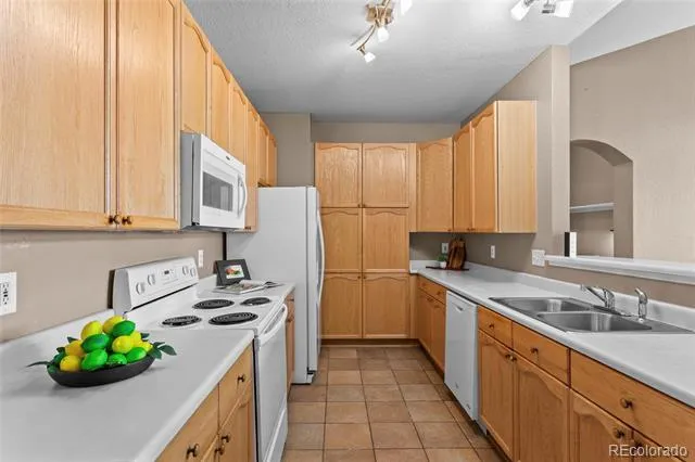 14241 E 1st Drive #304 Aurora, CO 80011