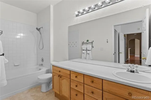14241 E 1st Drive #304 Aurora, CO 80011