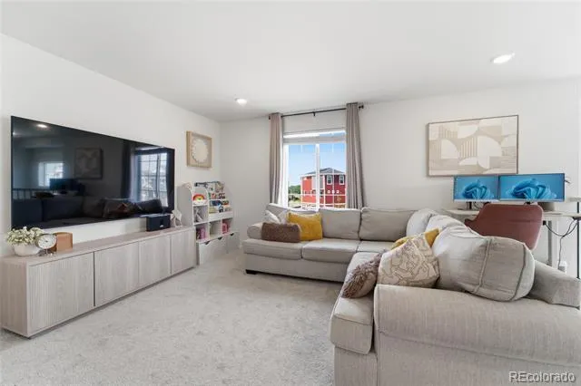 21962 E 44th Drive Aurora, CO 80019