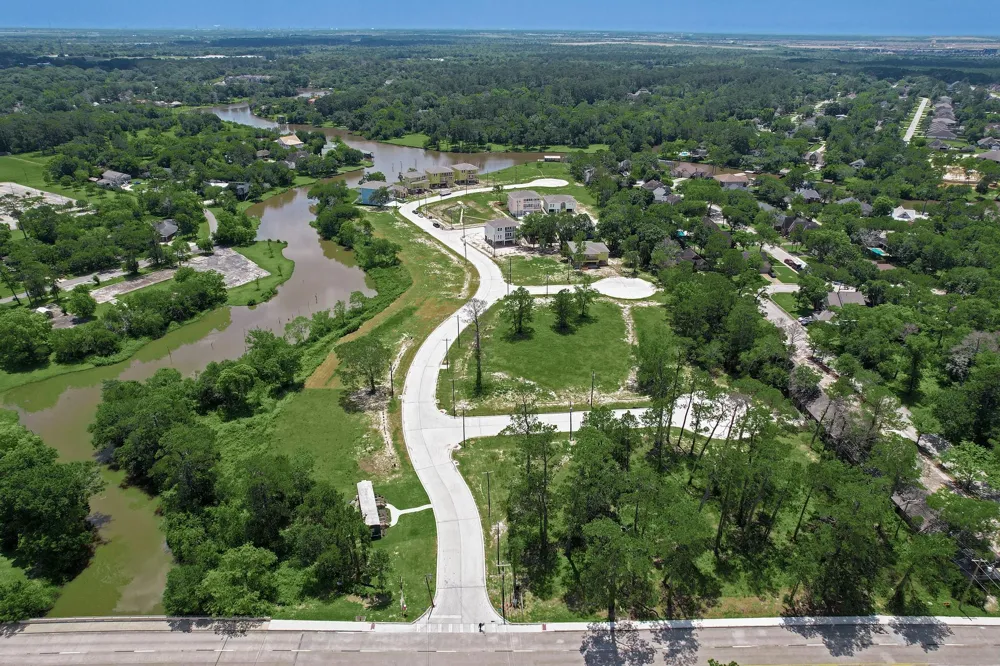 3921 Peacock Isle Drive Dickinson, TX 77539